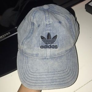 Adidas jean hat
